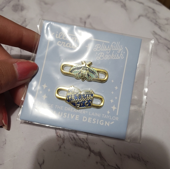 Strange the Dreamer, Enamel shoe lace detailing, Illumicrate, Blissfully bookish - Picture 2 of 2